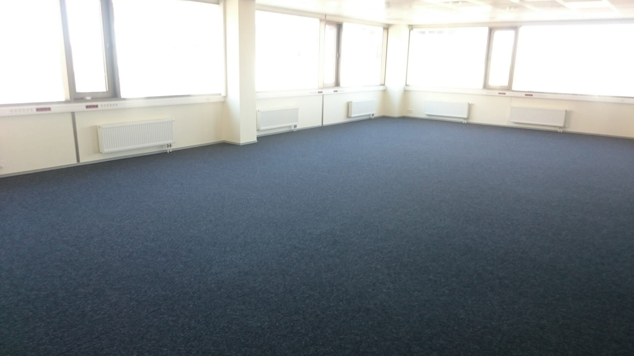 kontoriruumi koristus